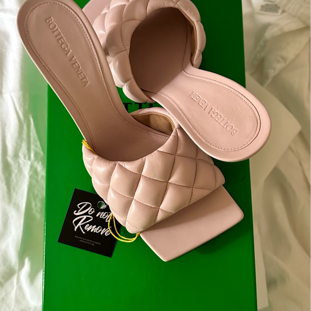Bottega Veneta pink padded sandals heels mules 37.5 7.5 BNIB never worn